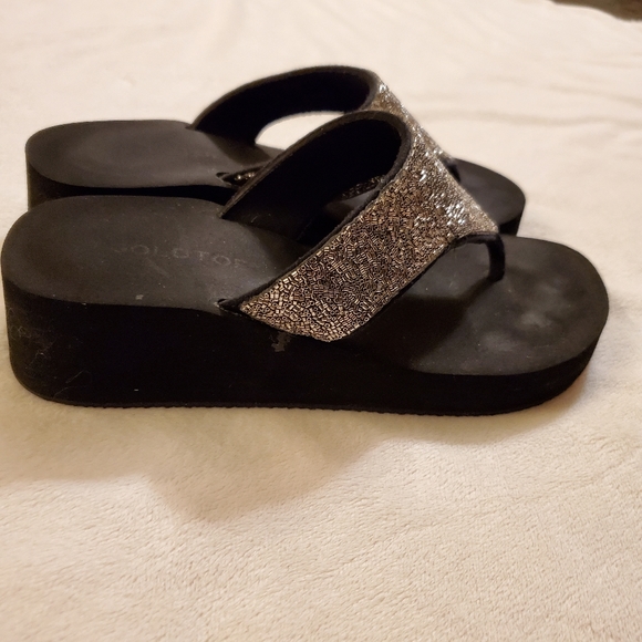 Goldtoe Silver Bugle Bead Sandals,  Black Platform - Picture 4 of 8